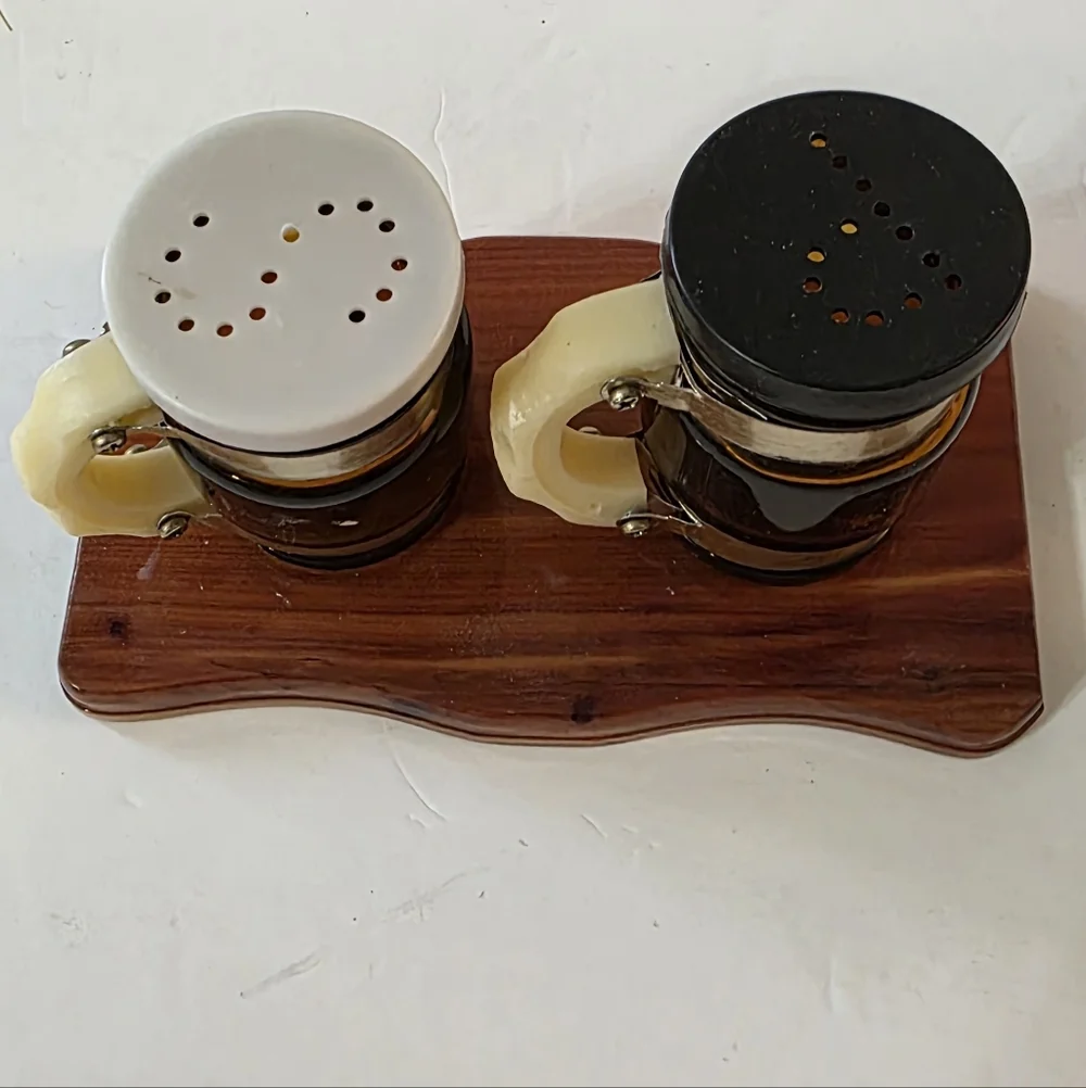 Vtg Amber Glass Mug Salt Pepper Shaker W Base #290